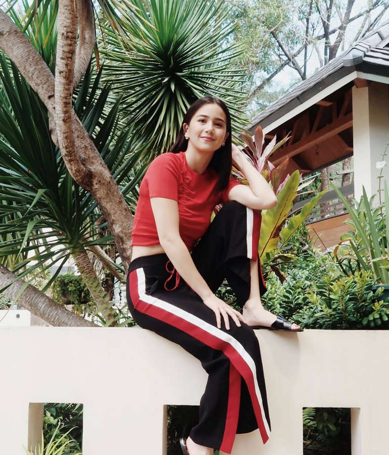 sophie albert feet 6