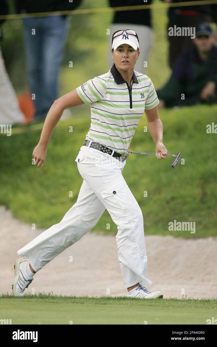 sophie gustafson feet