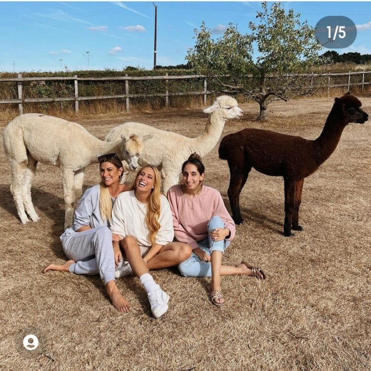 sophie hinchliffe feet 1