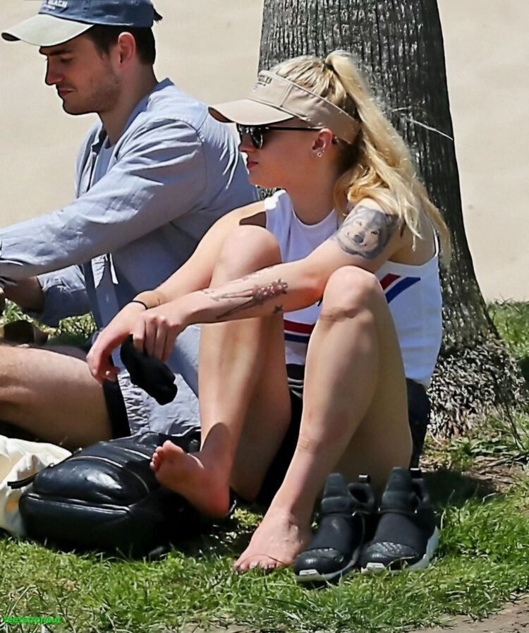 sophie kinsey feet 4