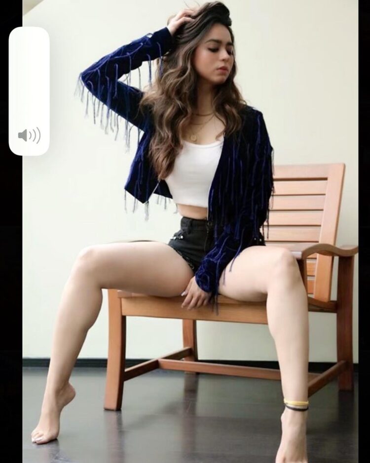 soundarya sharma feet 2