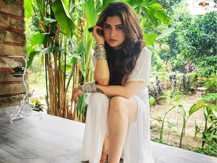 srabanti chatterjee feet 4