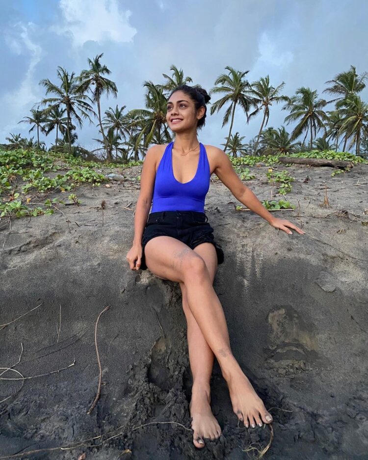 sreejita de feet 5