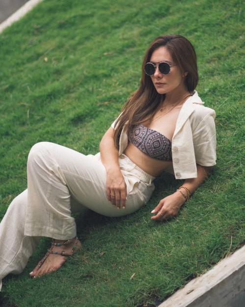 sri wulandari guritno feet 6