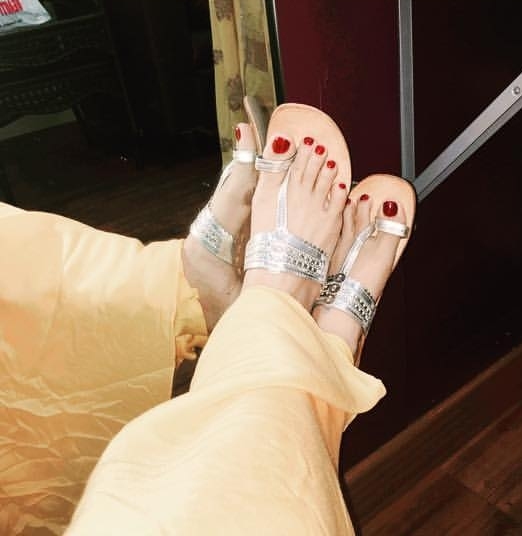 sriti jha feet 1