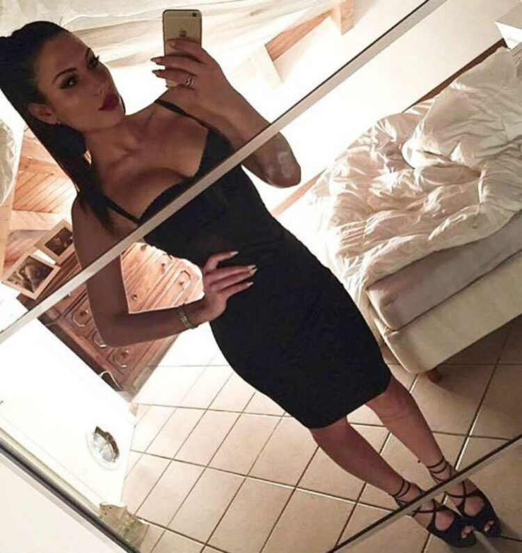 stefania ortelli feet 5