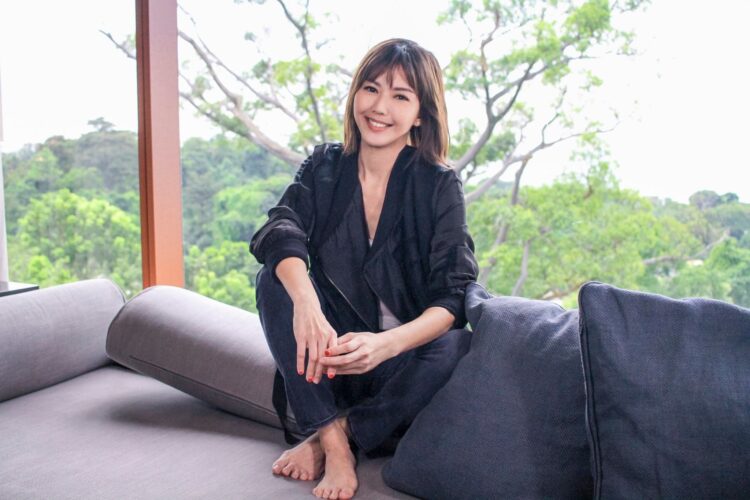 stefanie sun feet