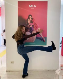 stella bossari feet 4