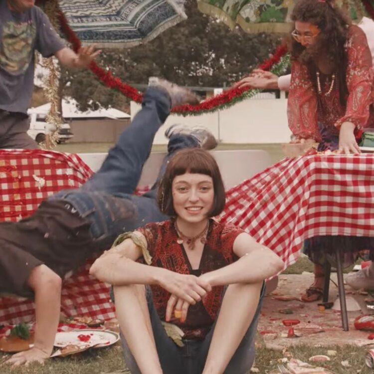 stella donnelly feet 2