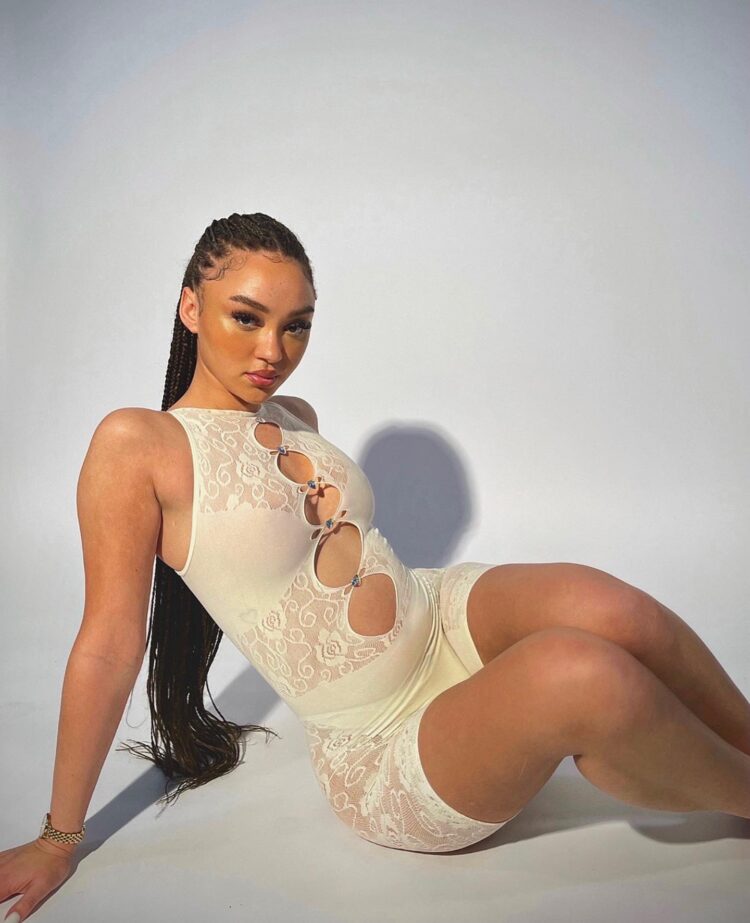 stella quaresma feet 6