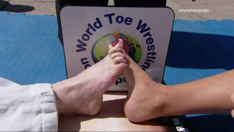 steph mcgovern feet 5
