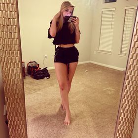 stephanie adams feet 4