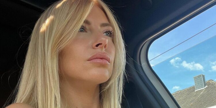 stephanie clerbois feet 1