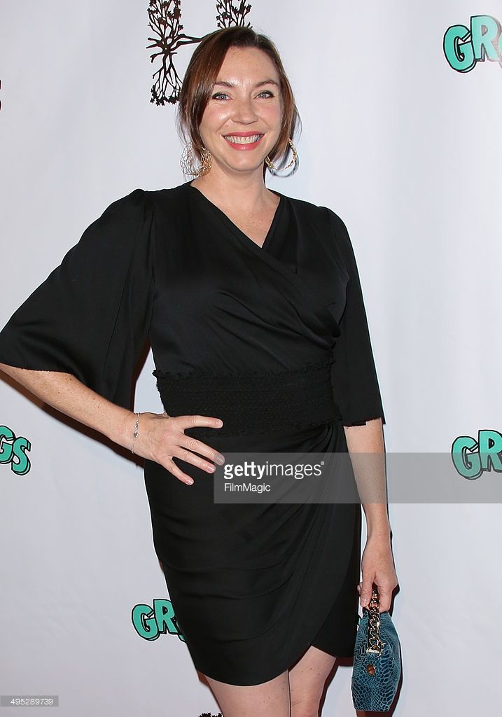 stephanie courtney feet 2