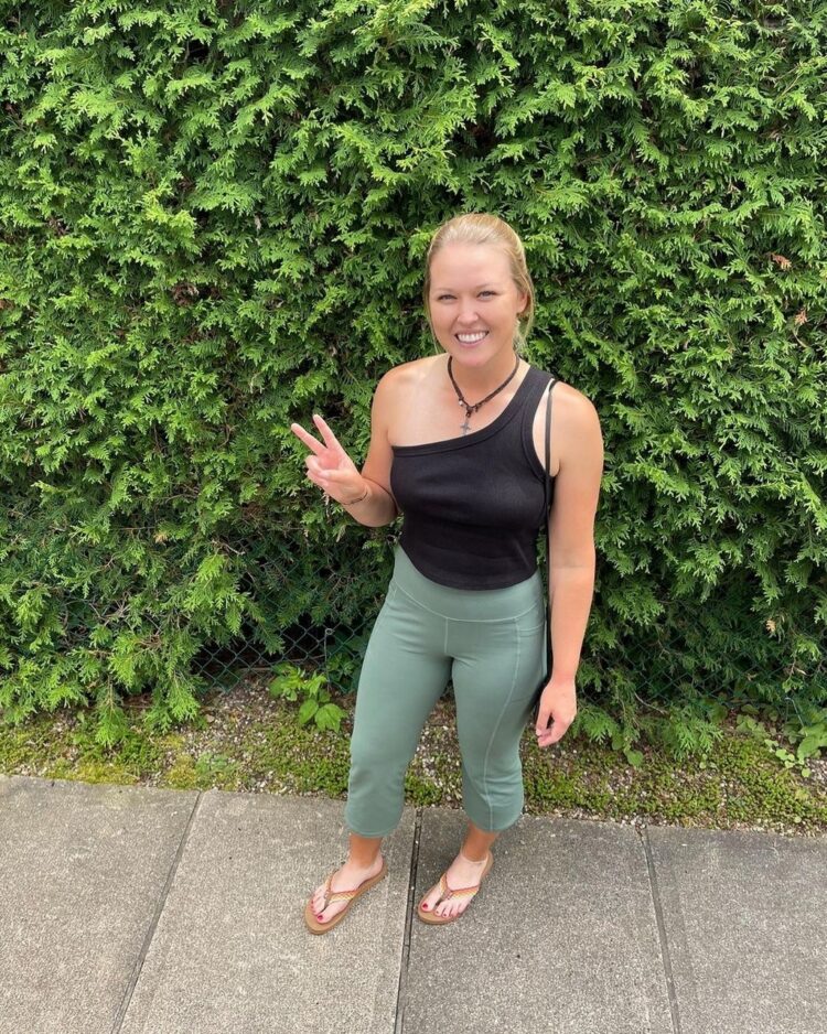 stephanie henderson feet 6