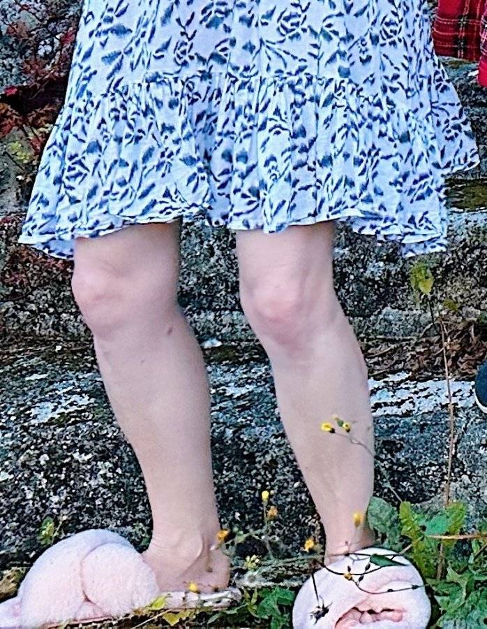 stephanie joanne feet 5