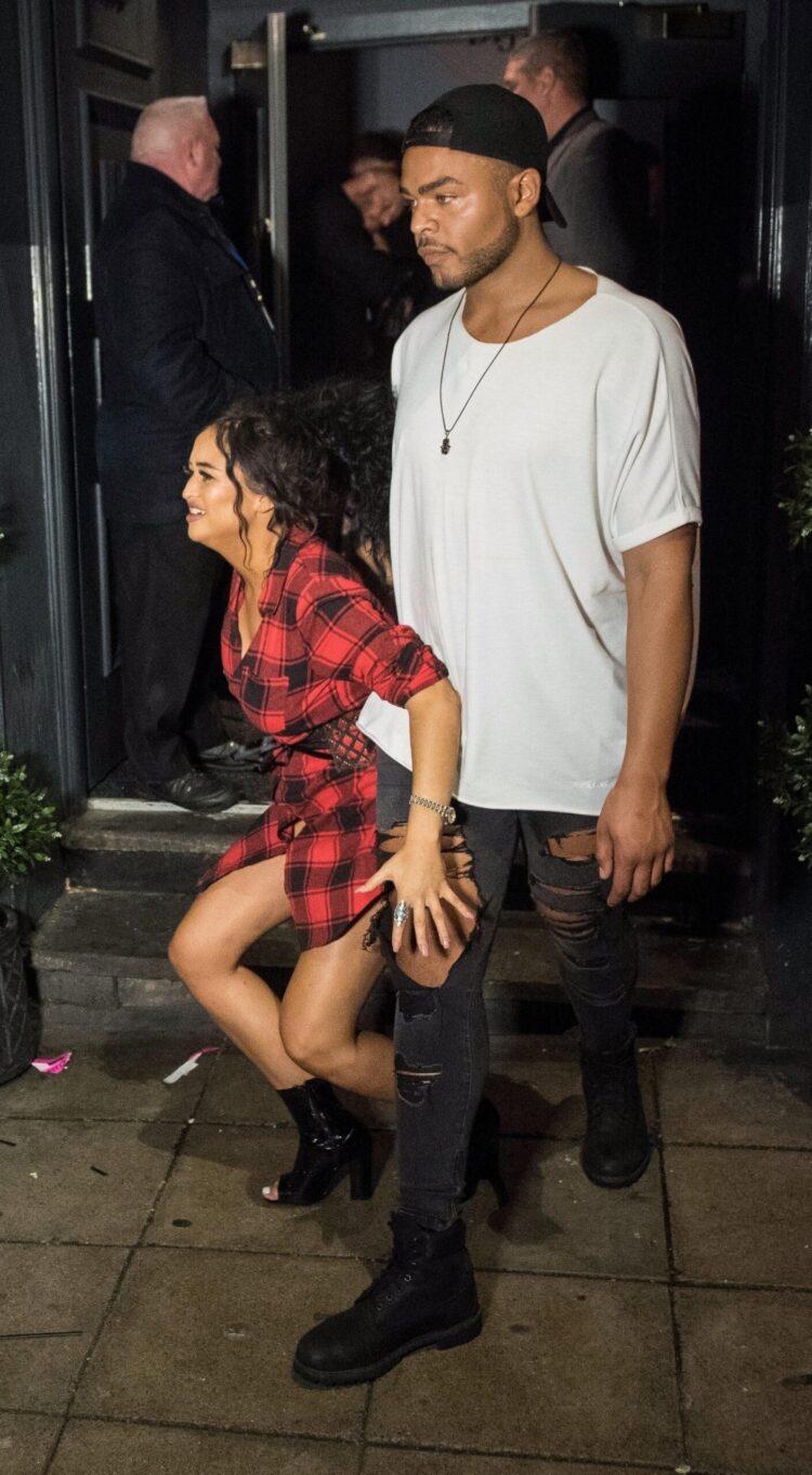 stephanie snowdon feet 4 scaled