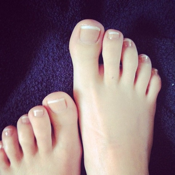 stephanie tency feet 3