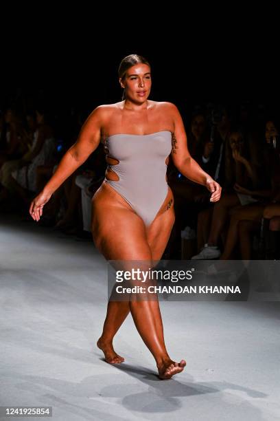 stephanie viada feet 6