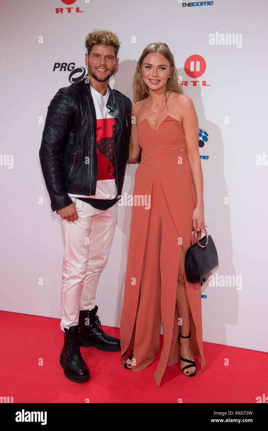 stephi lineburg feet 1