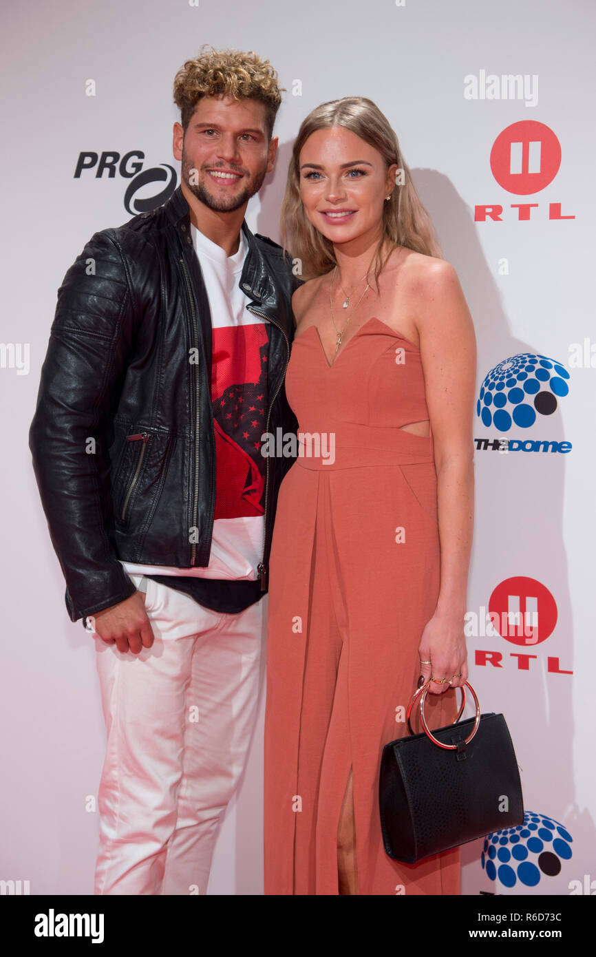 stephi lineburg feet 3