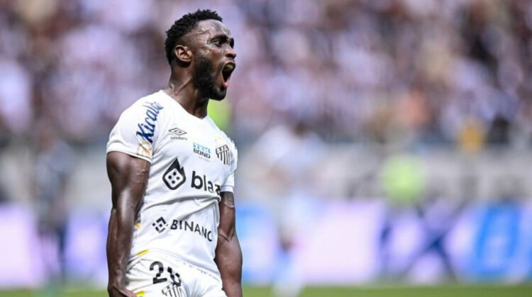 stiven mendoza feet 4