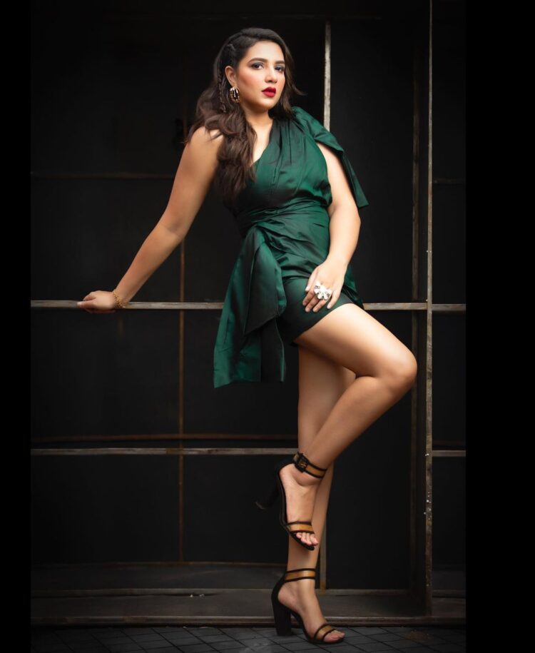 subhashree ganguly feet 5