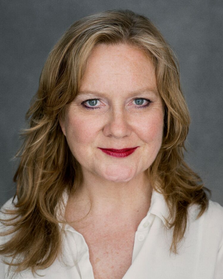 sue elliot nicolls feet 1