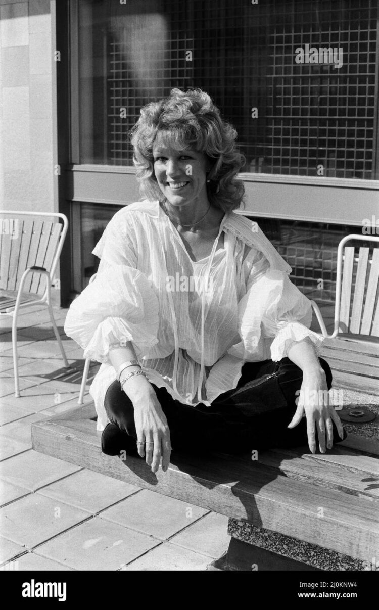 sue nicholls feet