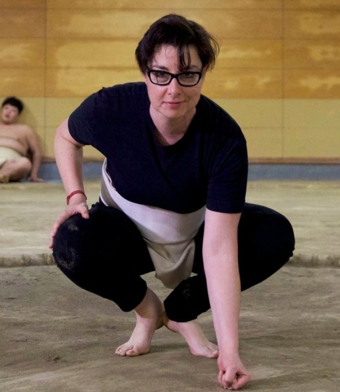 sue perkins feet