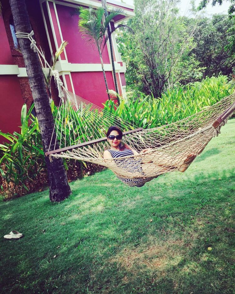 sugandha mishra feet 1