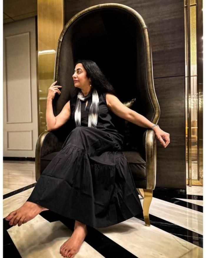 suhasini maniratnam feet 1