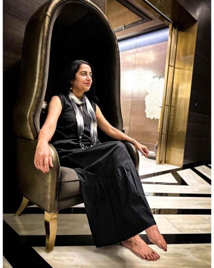 suhasini maniratnam feet 3