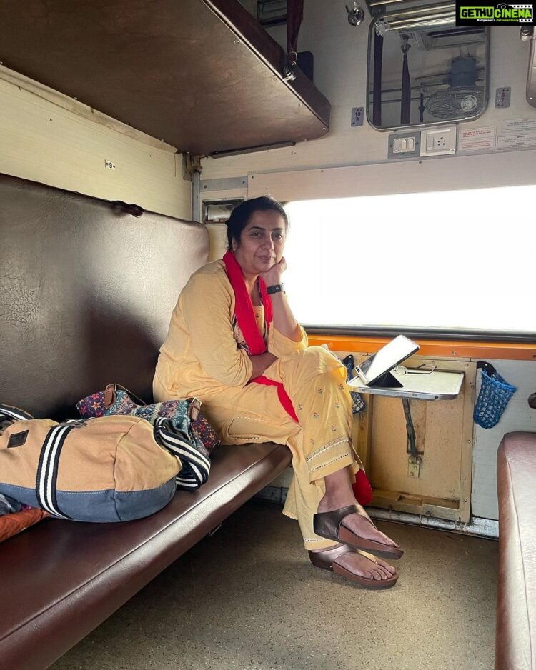 suhasini maniratnam feet 4