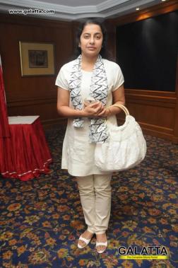 suhasini maniratnam feet 5