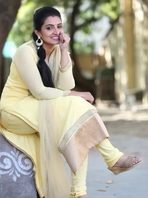 sujitha dhanush feet 6