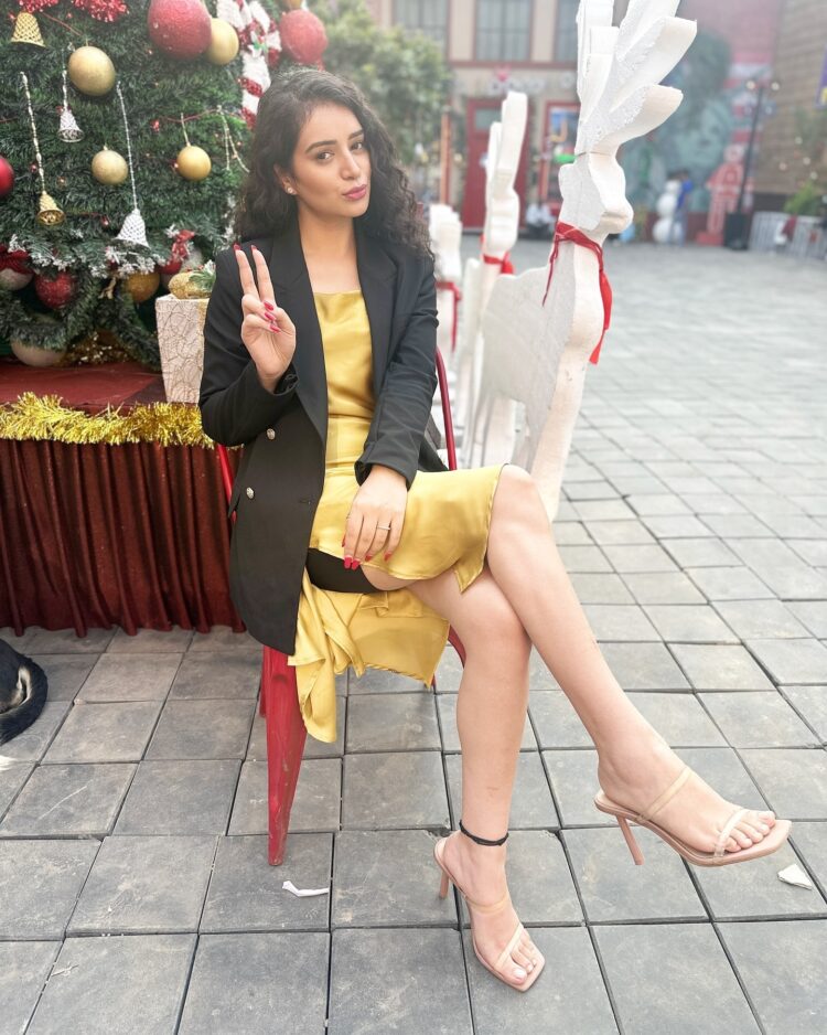 sukirti kandpal feet 3