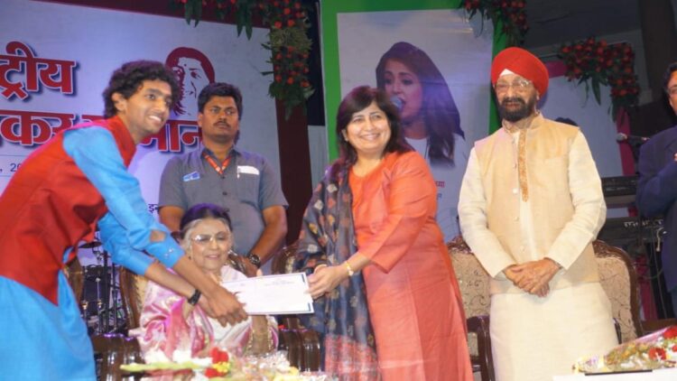 suman kalyanpur feet 6