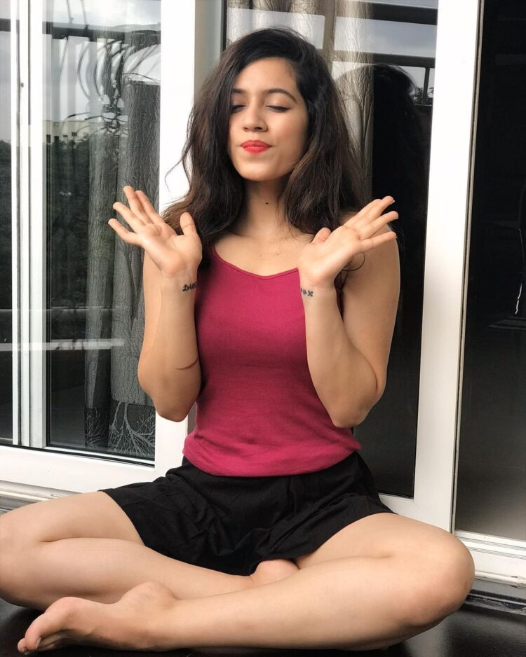 suman modi feet 1
