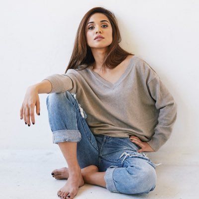summer bishil feet