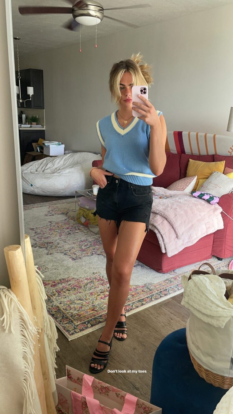 summer mckeen feet 1