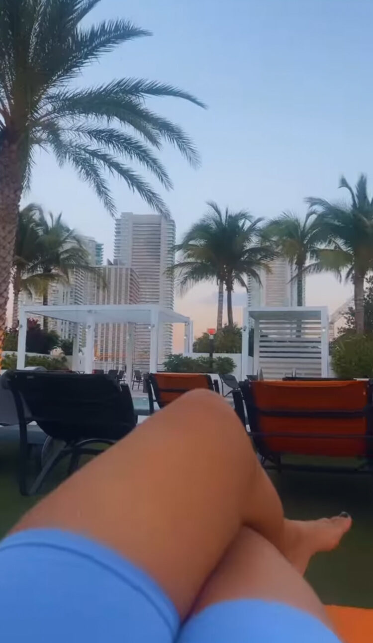 summer santana feet 4