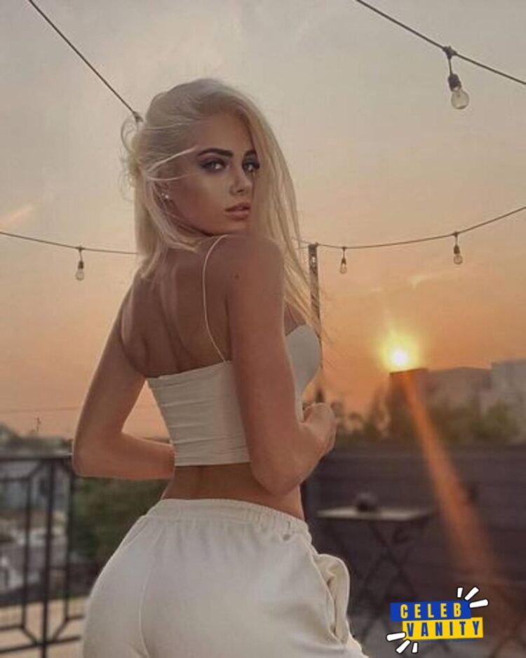 summer soderstrom feet 5