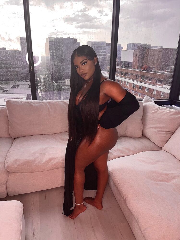 summerella feet 3