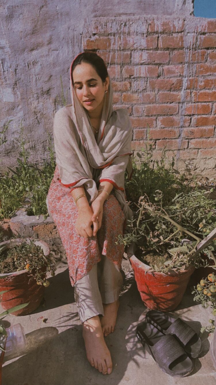 sunanda sharma feet 5