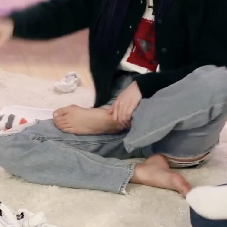 sung ji yeon feet