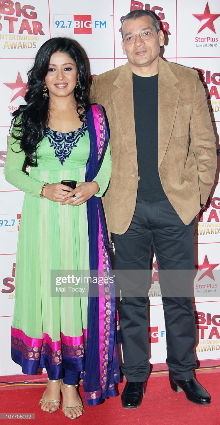 sunidhi chauhan feet 5