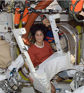 sunita williams feet 3