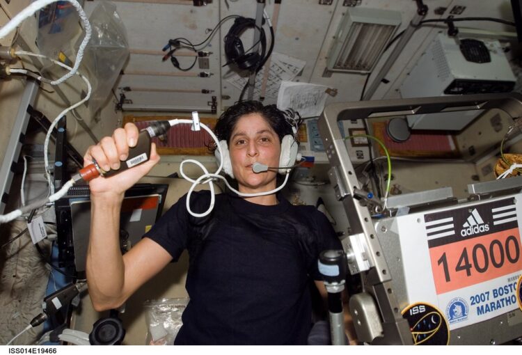 sunita williams feet 5