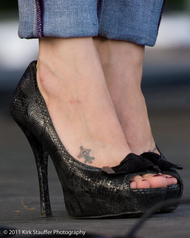 sunny sweeney feet 5